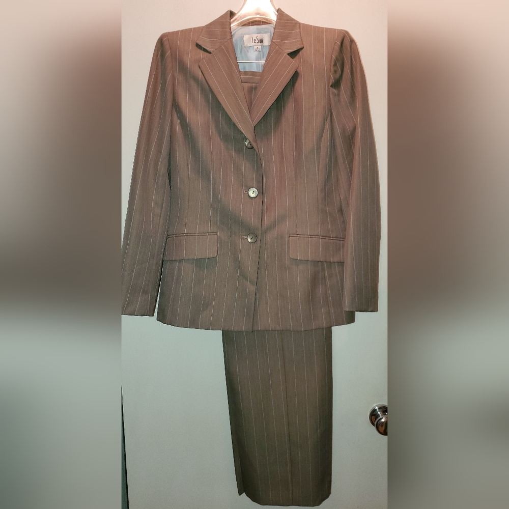 Womens Le Suit 2pc Pantsuit, Taupe With Pinstripes